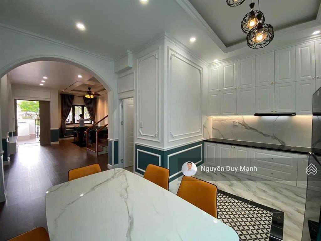 Bán gấp căn liền kề sun casa full nội thất view công viên, giá 4.8 tỷ bao sổ 3 tầng x 100m2, 3pn