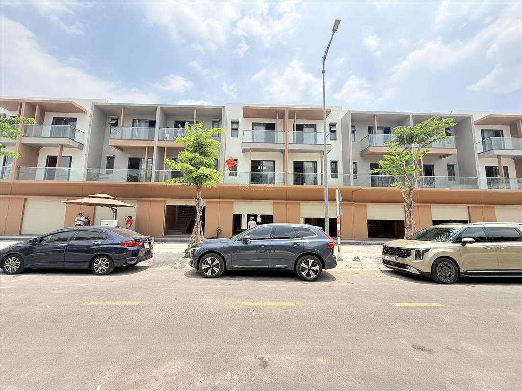 Bán gấp nhà phố suncasa square vsip ii vị trí đẹp cho thuê tốt giá 3.67tỷ/100m2