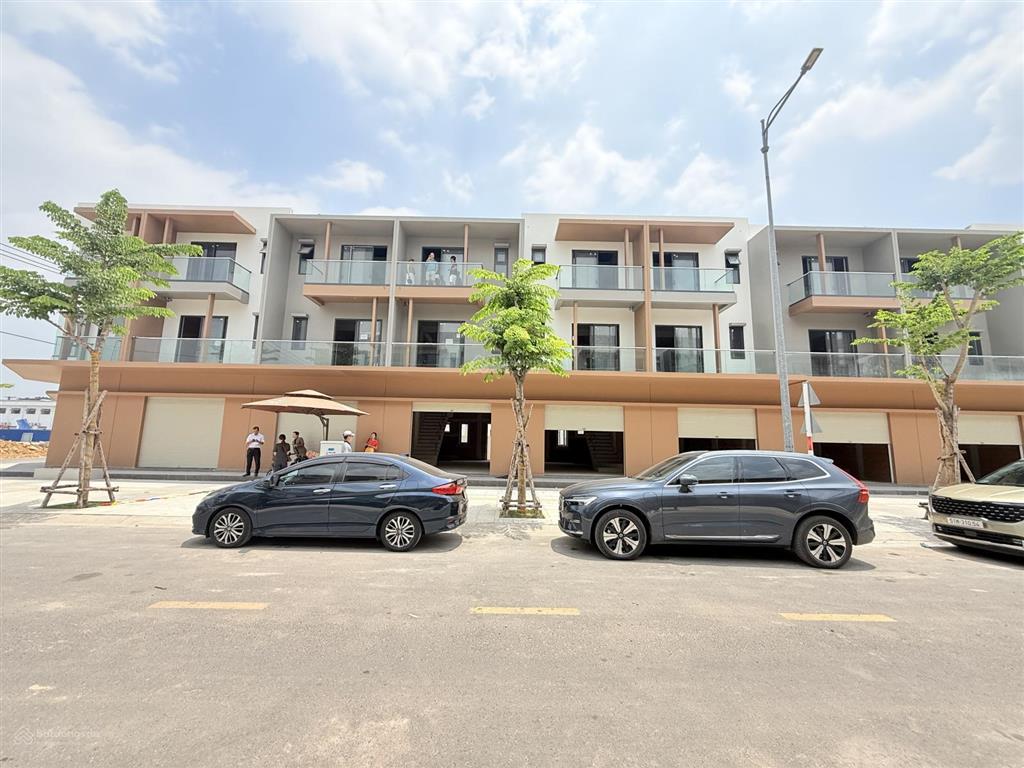 Bán gấp nhà phố suncasa square vsip ii vị trí đẹp cho thuê tốt giá 3.67tỷ/100m2