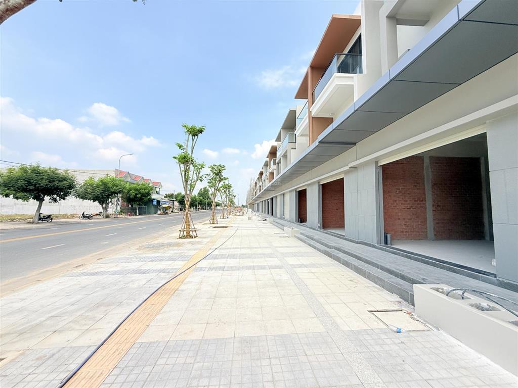 Chỉ cần thanh toán 1.3 tỷ nhận nhà căn shophouse mặt tiền 4.5 tỷ tại kđt suncasa square vsip ii