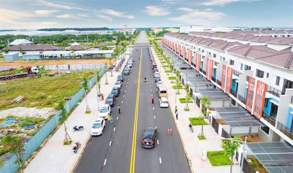 Chủ ngộp bán gấp căn nhà phố suncasa 3 tầng/100m2 mặt tiền đường 26 vsipii giá 3.45tỷ bao sổ