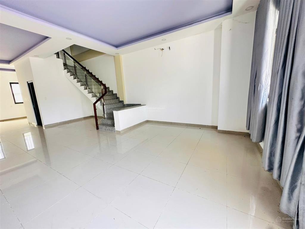 Ngộp bán gấp căn nhà phố hoàn thiện 2 tầng/100m2 kđt suncasa vsip ii giá full 3.3tỷ bao sổ view đep