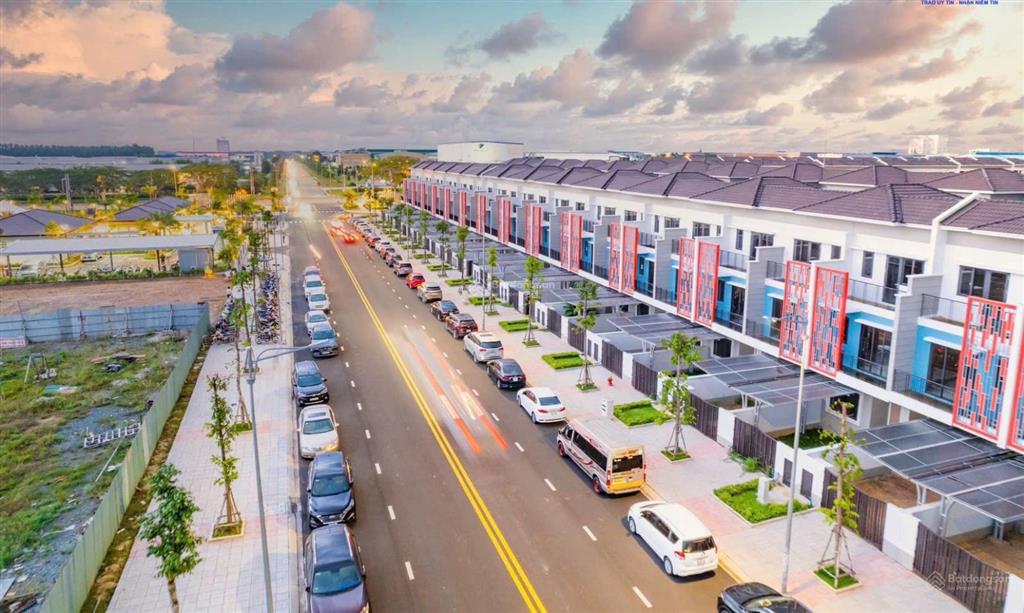 Bán căn nhà phố suncasa vị trí đẹp trục đường 25m ngay khu tiện ích 100m2 giá 3.45tỷ full bao sổ
