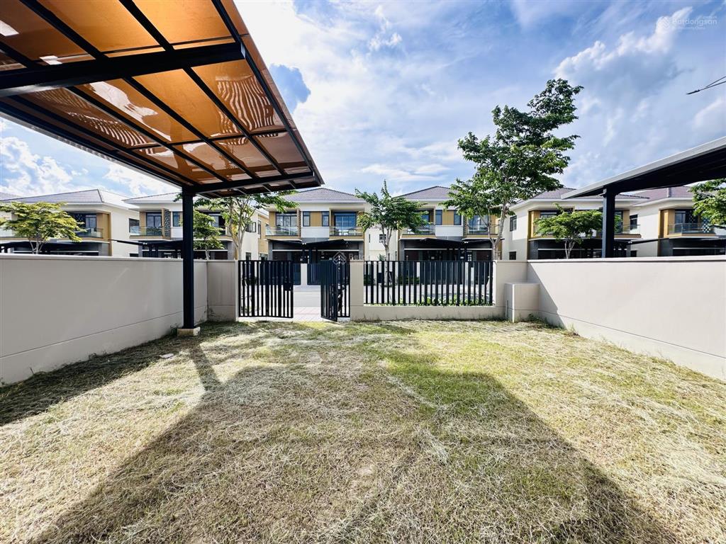 Biệt thự đơn lập suncasa nhà dành cho chuyên gia tại vsip 2  bán gấp 6,6 tỷ/250m²  30% nhận nhà