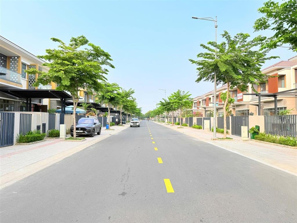 Căn biệt thự đơn lập, cách highlands, lotteria, gs25 chỉ 100m30% nhận nhà ngay giá full 6.6tỷ/250m