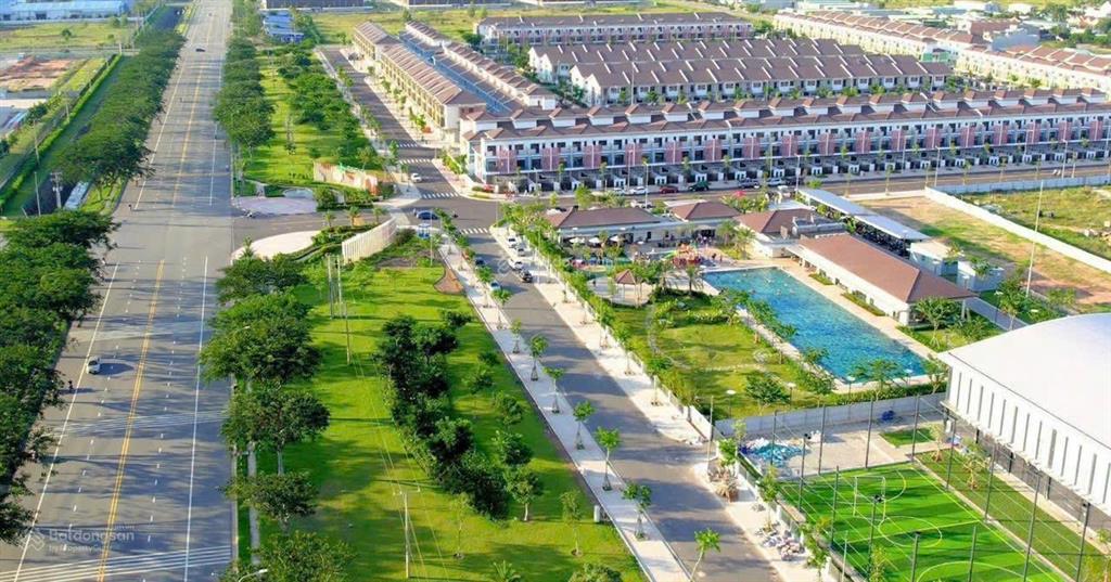 Bán cắt lỗ căn nhà phố 3 tầng suncasa central ngay khu tiện ích đường 25m sổ hồng sẵn 3,4 tỷ/100m²