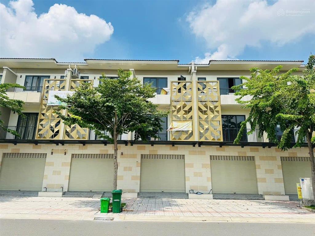 Bán shophouse 3 tầng/100m2 sun casa central vsip2a bình dương giá 3,6 tỷ bao sổ cho thuê từ 17tr/th