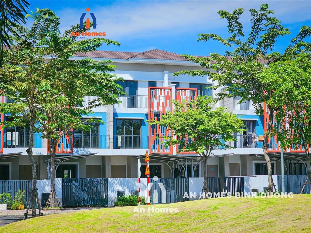 Bán nhà lk sổ hồng sẵn tại sun casa vsip 2a bình dương giá 3 tỷ 150/100m2 gần công viên