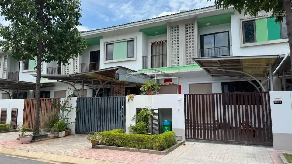 Bán nhà phố 2 tầng suncasa central vsip 2a bình dương sổ hồng sẵn giá 2.9tỷ/100m2