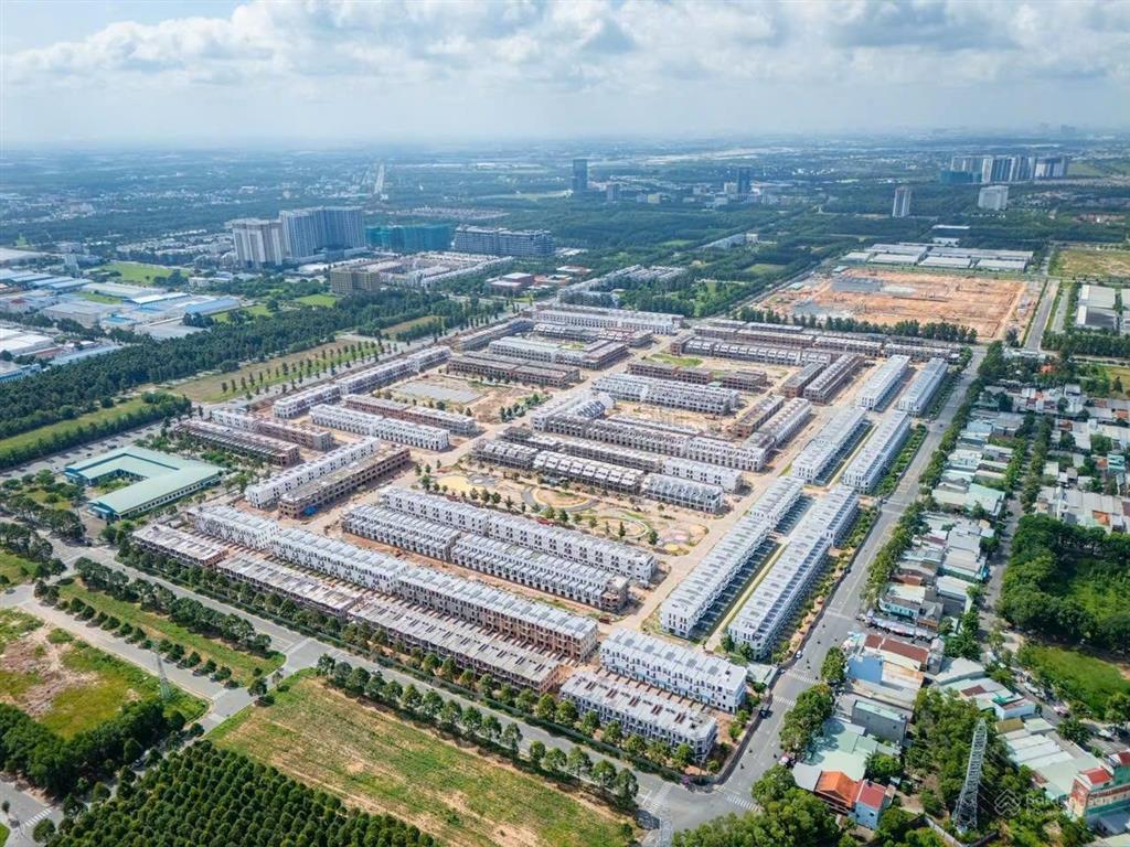 Nhà phố green city mặt tiền lê lợi, p. bình dương kinh doanh cho thuê tốt 130m2 giá 5,5 tỷ full
