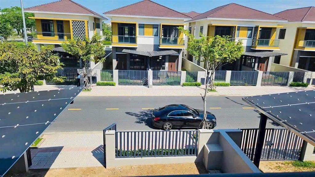 Biệt thự song lập sun casa central 168m2 | giá 4,7 tỷ | vsip iia bình dương cho thuê từ 22 triệu