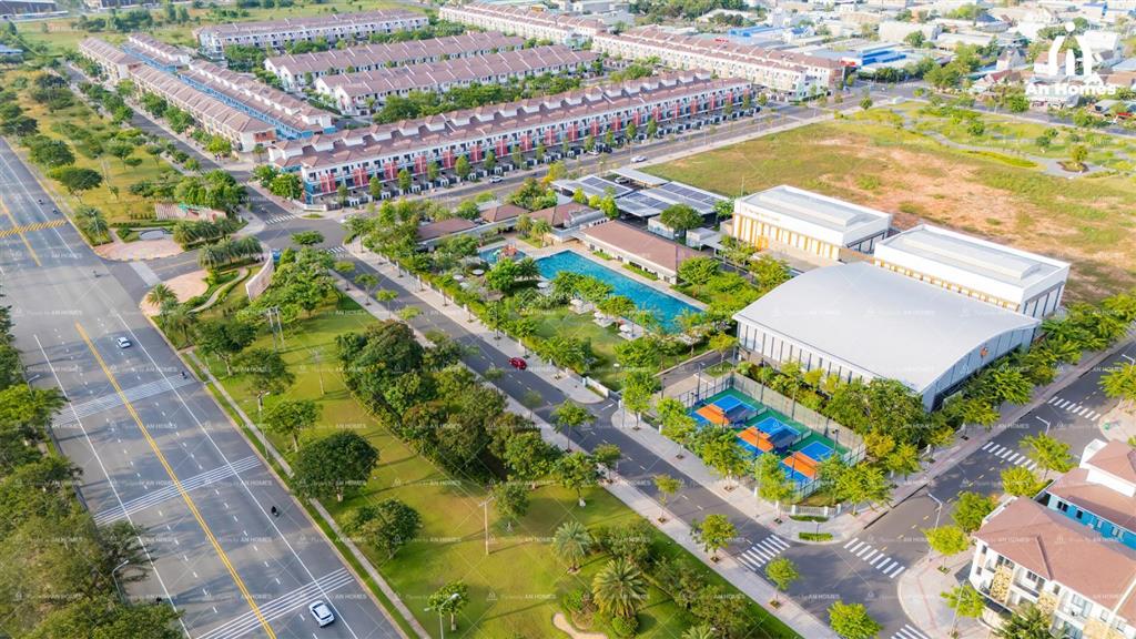 Bán gấp căn biệt thự siêu đẹp sun casa central 250m2 ngay kdc vsip 2 đường dân chủ giá full 6,4 tỷ