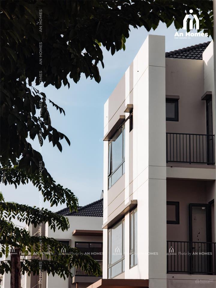Bán nhà phố suncasa square 100m2 tại vsip2 bình dương view công viên giá 3tỷ68 full