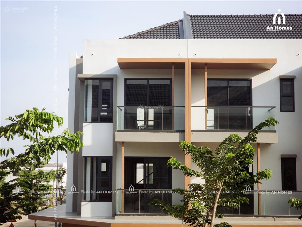 Bán nhà phố suncasa square 100m2 tại vsip2 bình dương view công viên giá 3tỷ68 full