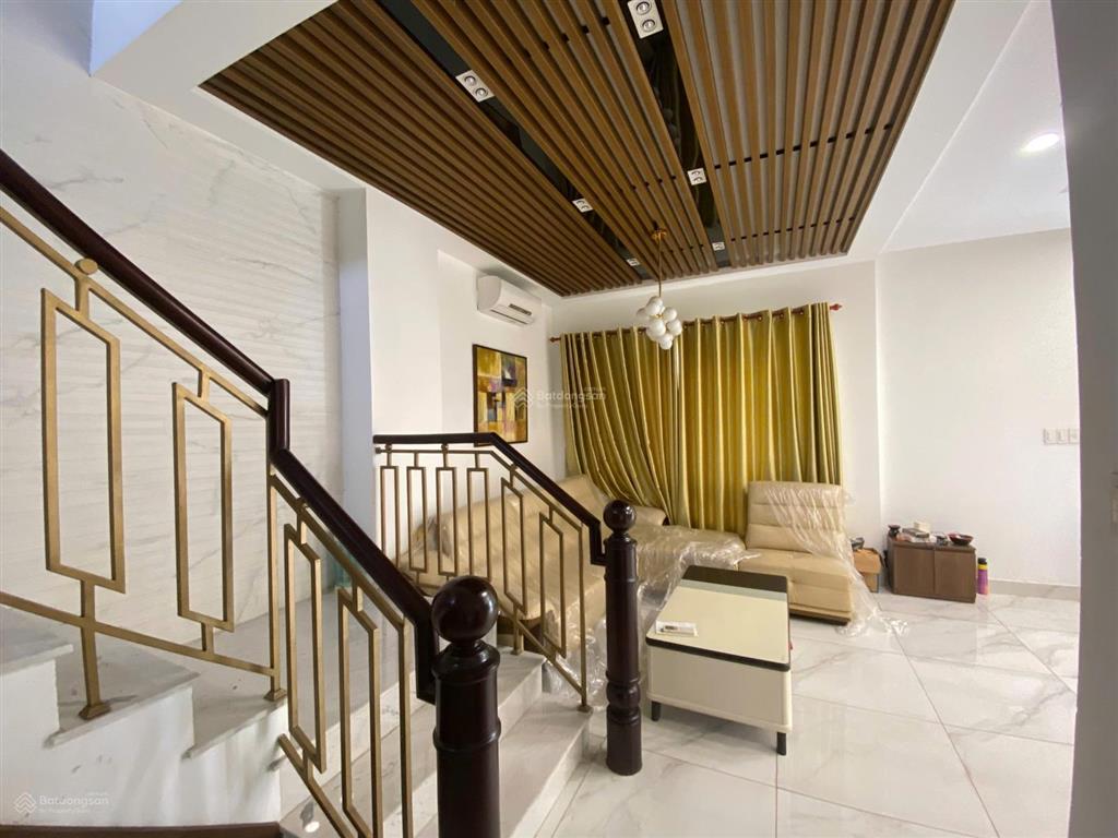 Cho thuê bt góc melosa, 180m2, 4pn, 5wc, nhà full đồ, đẹp, mới, hiện đại, giá 25tr/th
