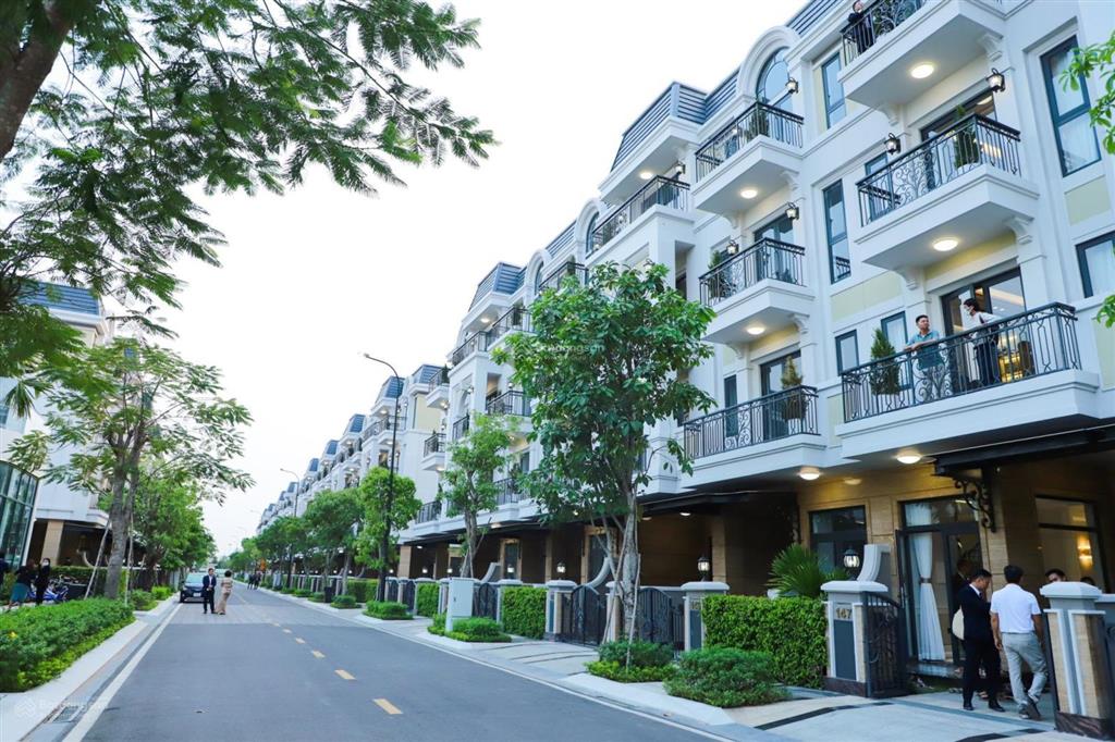 Chính chủ gửi bán nhanh the classia, 5x18m, nhà thô, sổ hồng, giá 16, x tỷ