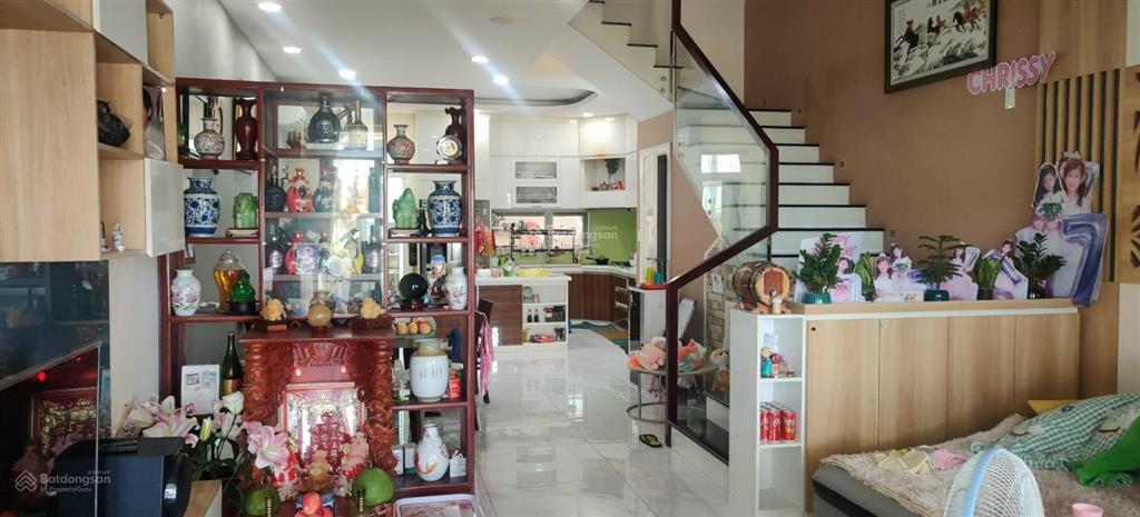 Cần bán nhà phố rosita 5x23m, nội thất cơ bản, 8,6 tỷ, sổ hồng riêng, view công viên, đẹp, mát