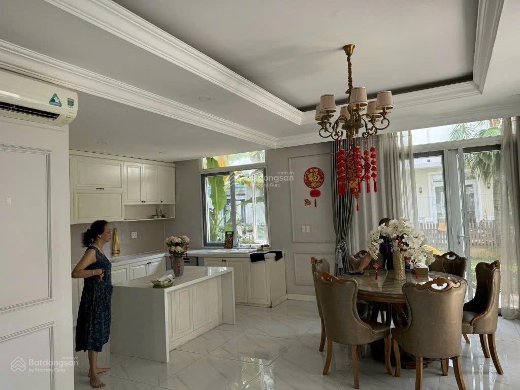 Cho thuê bt the venica khang điền, 10x25m2, nhà mới, full nội thất, giá 60tr/th.