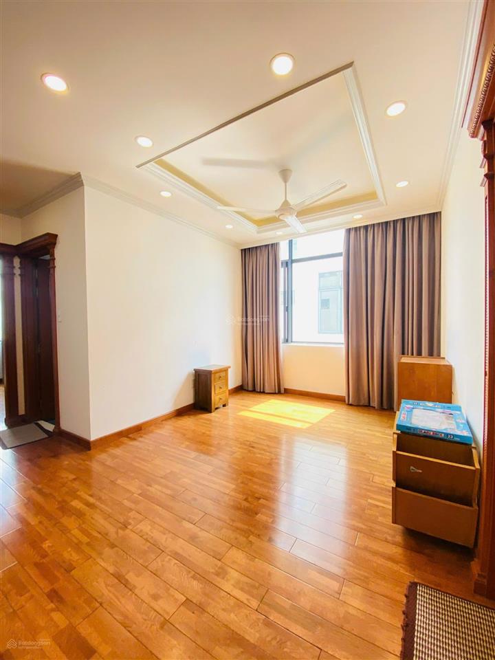 Cho thuê bt lucasta, 10x200m2, nhà mới, trống, giá 30tr/th, có thể dọn vào ngay