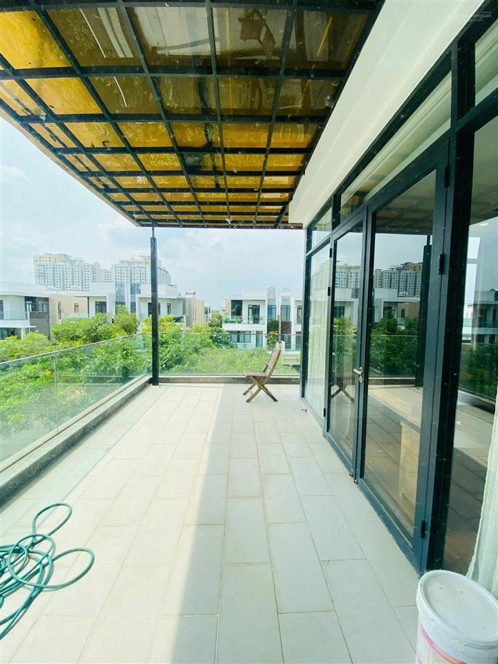 Cho thuê bt lucasta, 10x200m2, nhà mới, trống, giá 30tr/th, có thể dọn vào ngay