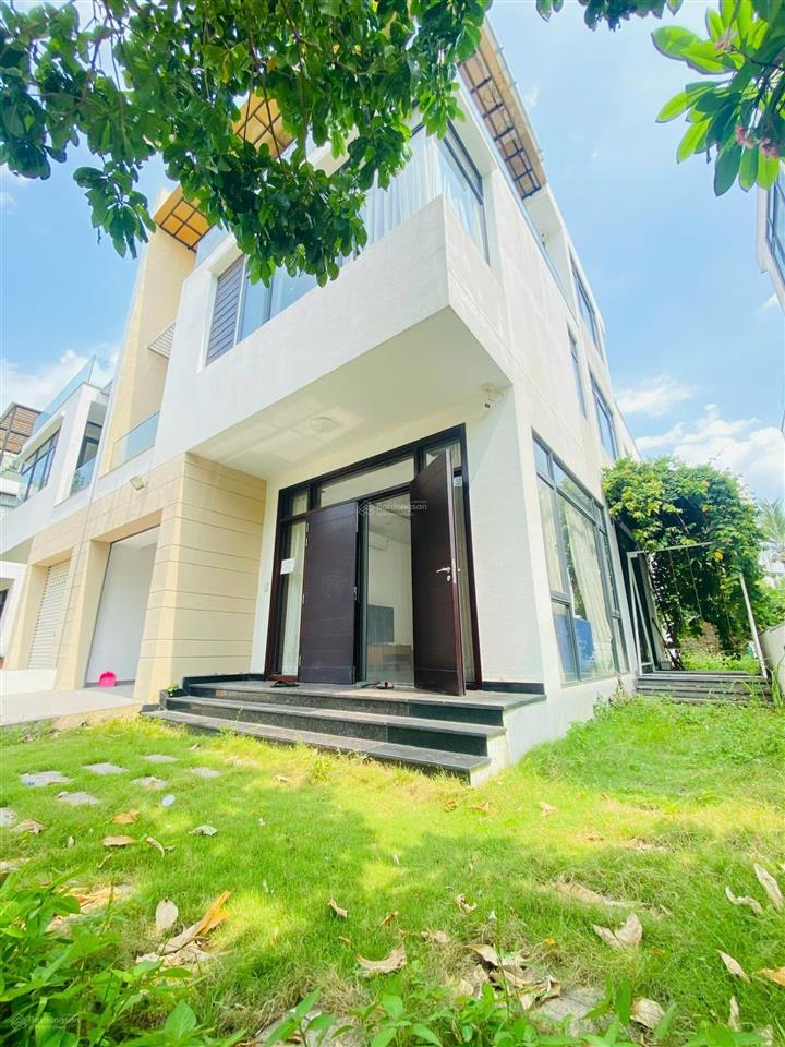 Cho thuê bt lucasta, 10x200m2, nhà mới, trống, giá 30tr/th, có thể dọn vào ngay