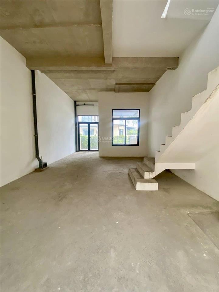 Cần bán nhanh nhà liền kề, verosa park 6x17m, view cv, nhà thô, giá thiện chí 17,5 tỷ (tl)