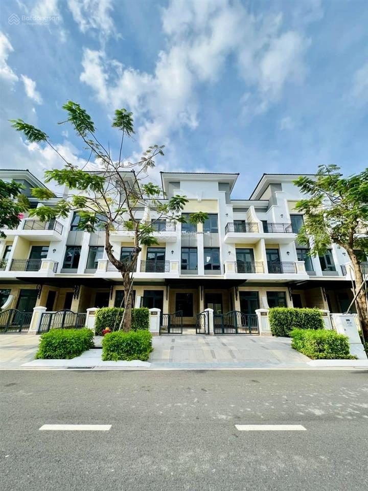 Cần bán nhanh nhà liền kề, verosa park 6x17m, view cv, nhà thô, giá thiện chí 17,5 tỷ (tl)