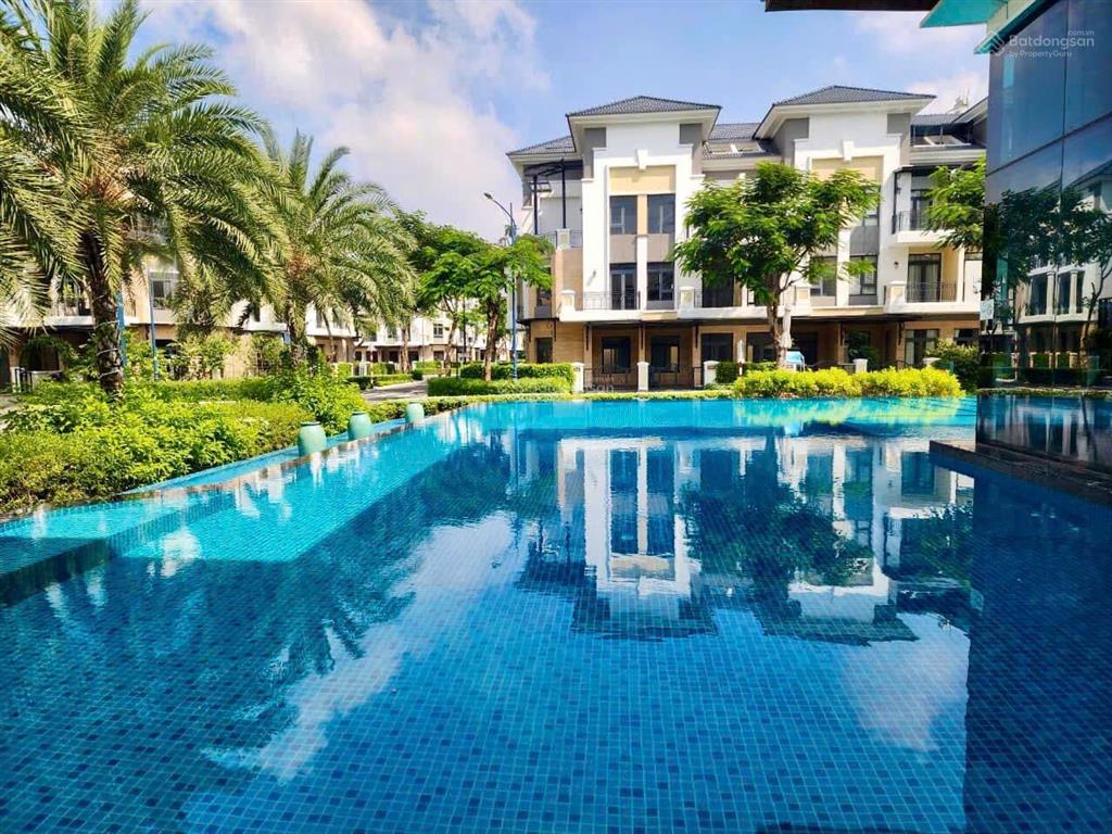 Cho thuê nhà verosa park, nhà mới tinh, nội thất cơ bản, giá 20tr/th chưa phí, nhà sẵn