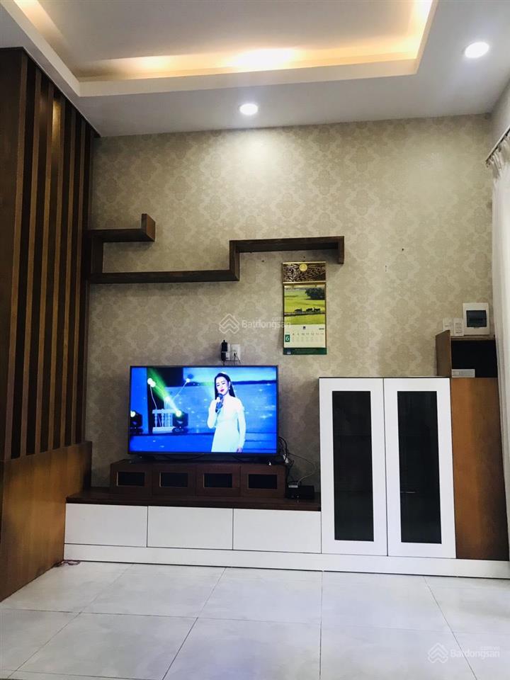 Chính chủ gửi bán nhà phố mega village khang điền, 5x16m, giá 9,6 tỉ, sổ hồng. trục chính