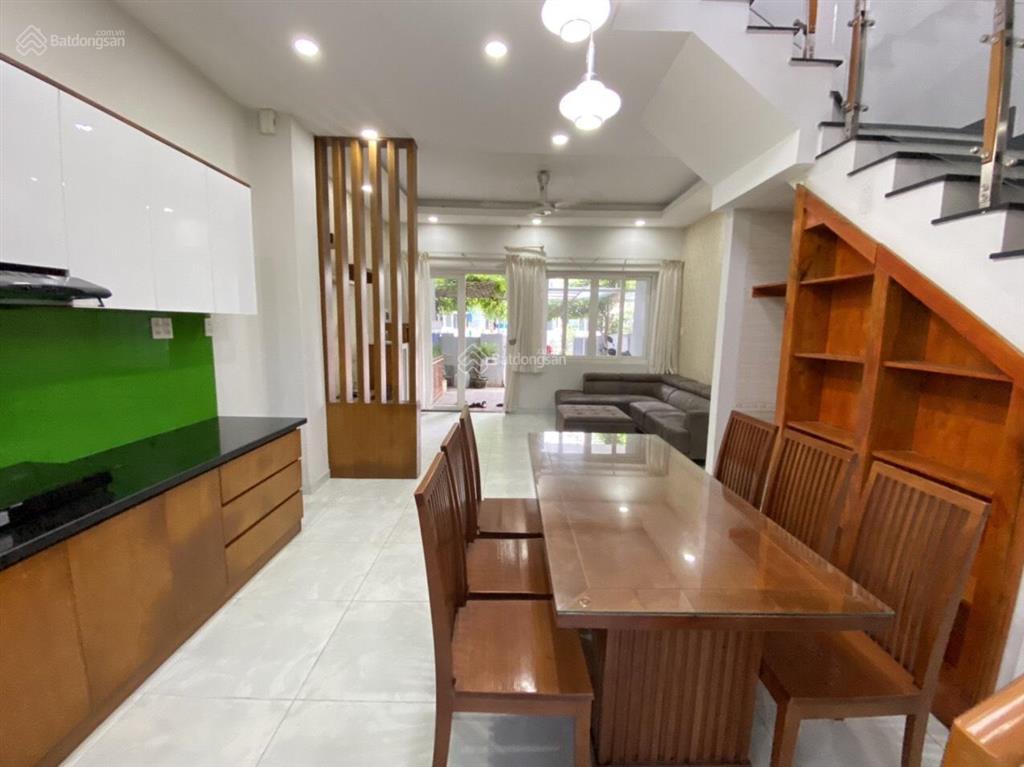 Chính chủ gửi bán nhà phố mega village khang điền, 5x16m, giá 9,6 tỉ, sổ hồng. trục chính