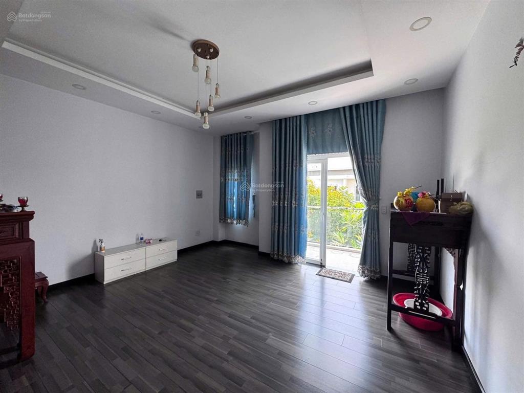 Bán nhà melosa khang điền, 5x23m, nội thất, giá bán nhanh 10,8 tỉ, sổ hồng, hỗ trợ vay