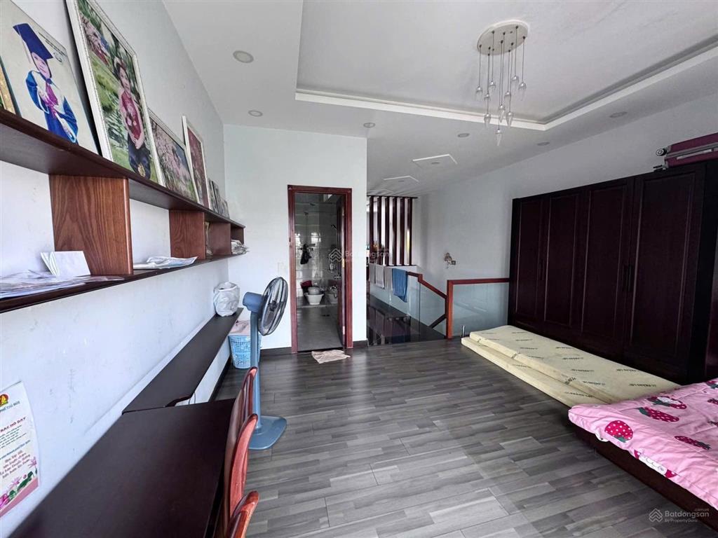 Bán nhà melosa khang điền, 5x23m, nội thất, giá bán nhanh 10,8 tỉ, sổ hồng, hỗ trợ vay