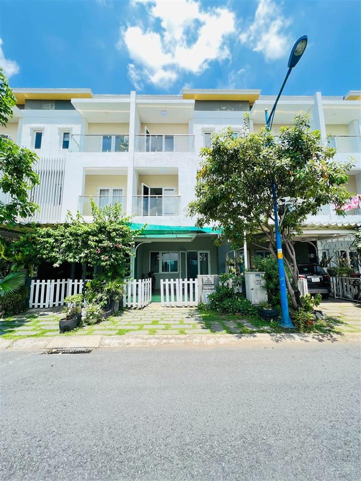 Bán nhà melosa khang điền, 5x23m, nội thất, giá bán nhanh 10,8 tỉ, sổ hồng, hỗ trợ vay