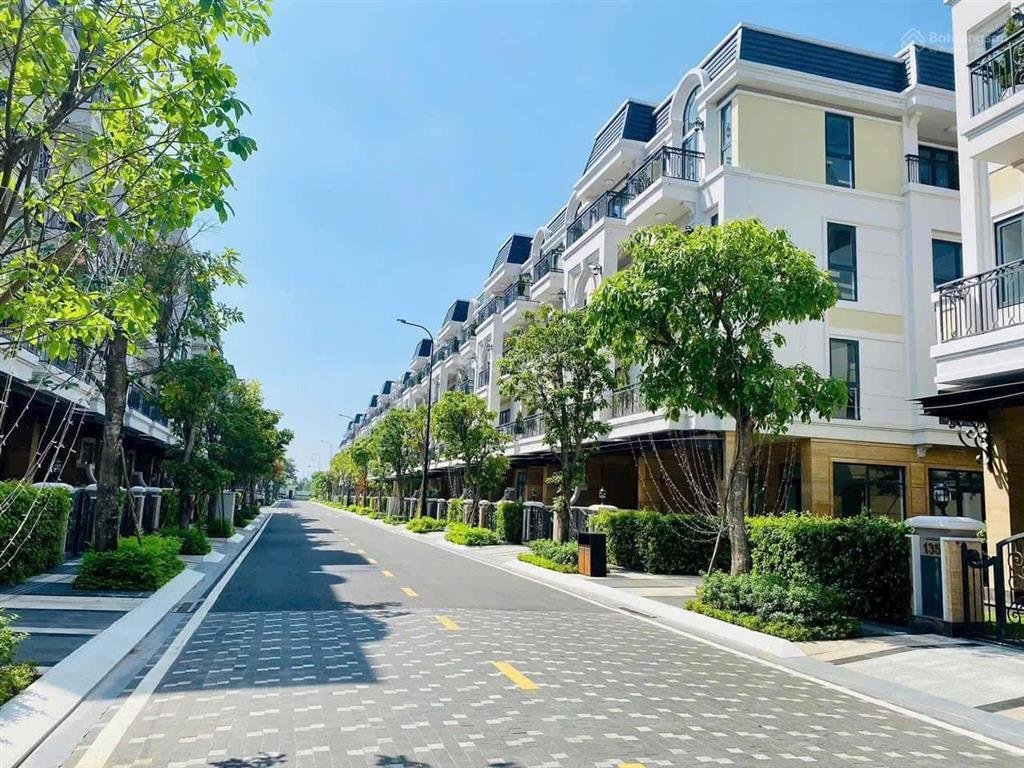 Chính chủ gửi bán nhanh, the classia 5x18m2, 4 lầu, full đủ nội thất, giá 21,5 tỷ. có thang máy