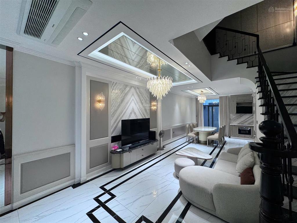 Cho thuê nhà full đồ the classia khang điền, 5x19m, 4pn, 4wc, nhà đẹp, có thang máy, giá 38tr/th