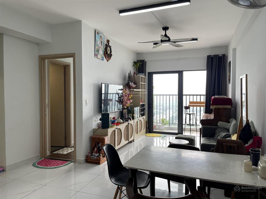 Căn hộ lovera vista 65,6m2 2pn + 2wc ban công đông bắc view quận 1 thoáng mát, sổ hồng sẵn  3,3 tỷ