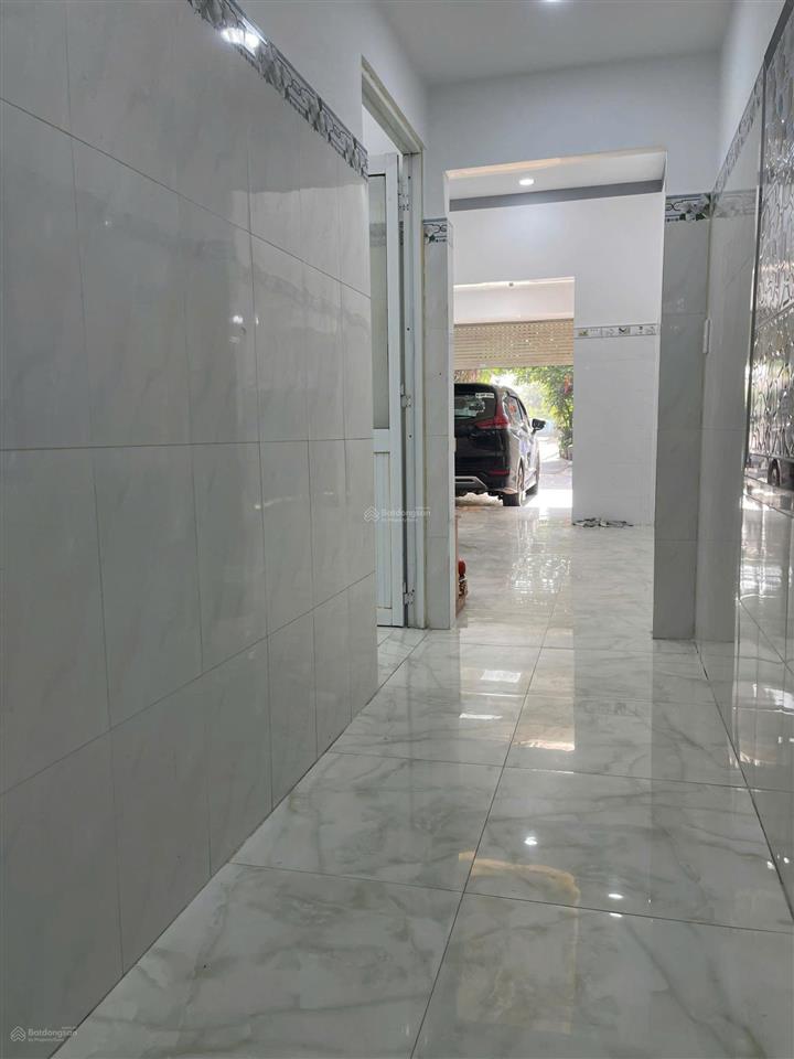 Bán nhà đường 79 phước long b, gần ubnd quận 9 xa lộ hà nội 4x20m giá 5,5 tỷ