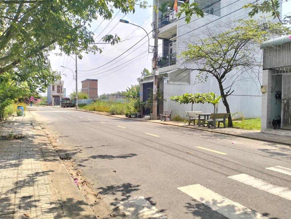 Thanh lý gấp đất tại q9, ngay khu dân cư gần chợ giá chỉ 2,05 tỷ, shr, đường 9m  0934 652 ***