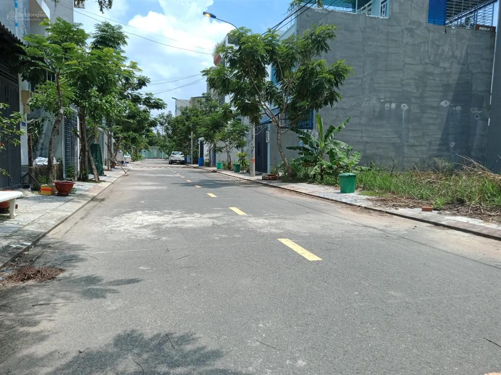 Kẹt tiền bán gấp lô đất view sông, gần phú hữu, 74 m2 giá tốt, đường rộng 10m  0934 652 ***