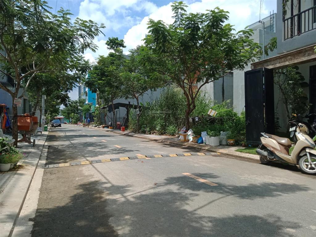 Kẹt tiền bán gấp lô đất view sông, gần phú hữu, 74 m2 giá tốt, đường rộng 10m  0934 652 ***