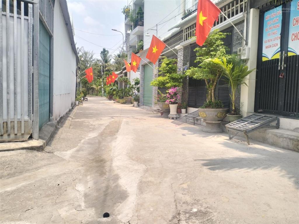 Đất làm chdv 68m2  3,55 tỏi  đường thông kế chợ long trường, ngang 4,4m  o934652279