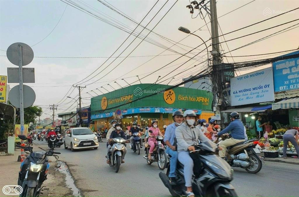 Nhà mt lã xuân oai đang mở rộng 30m. ngang 30m*65m=1900m2 thổ cư. giá bán 165 tỷ thương lượng