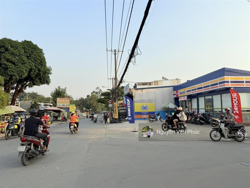 Nhà mt lã xuân oai đang mở rộng 30m. ngang 30m*65m=1900m2 thổ cư. giá bán 165 tỷ thương lượng