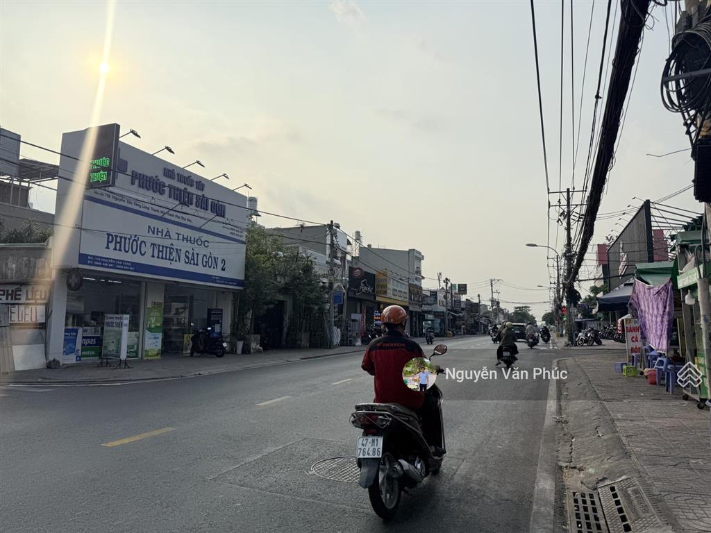 Bán mt hoàng hữu nam, dt 17m*40m=680m2 vuông vức. ctxd 1 hầm 7 tầng. giá tốt 61 tỷ thương lượng.