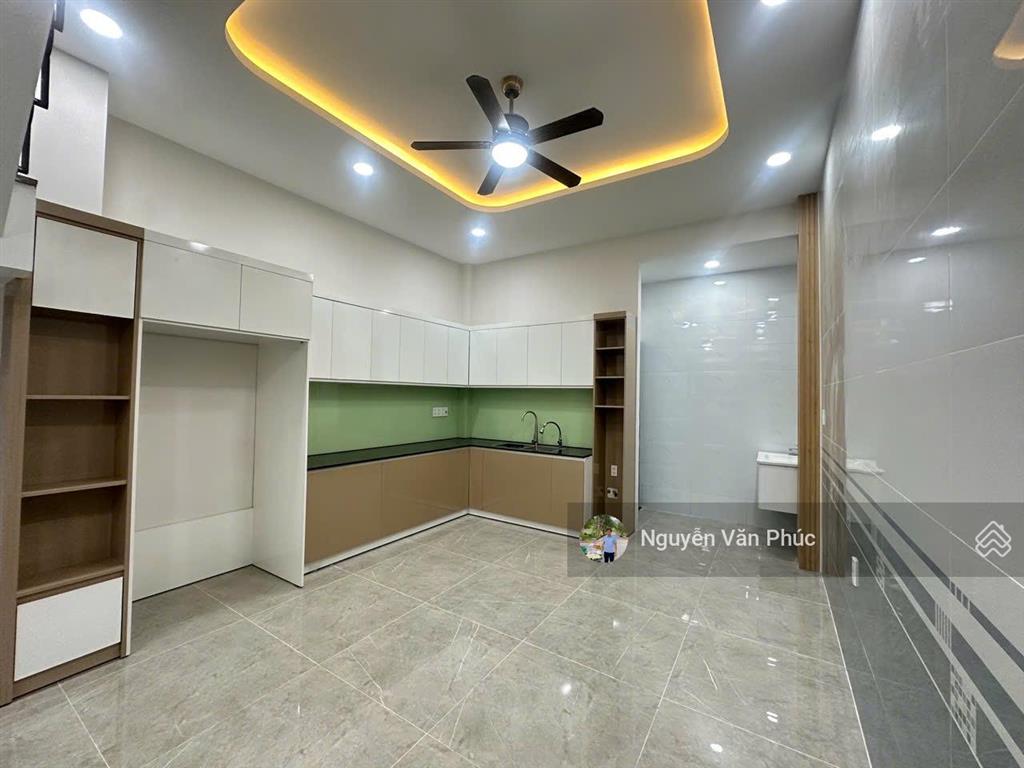 Chủ cần bán gấp nhà 4 tầng hẻm 45 trường lưu. dt 4,3m*13m=54m2 cn, sàn 150m2. giá rẻ 5,39 tỷ tl