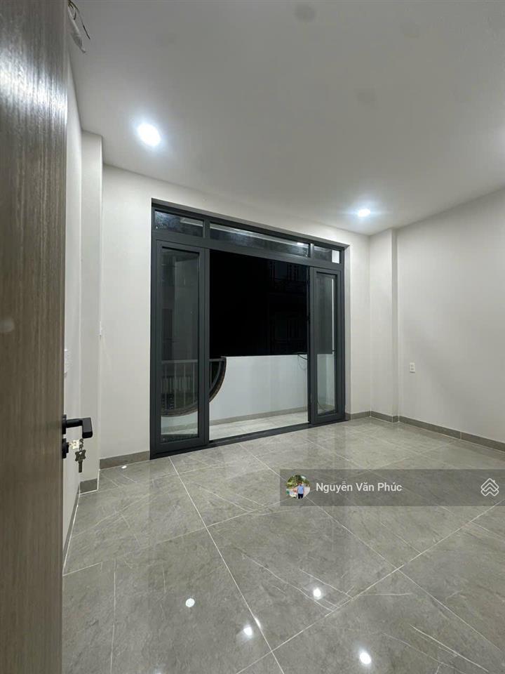 Chủ cần bán gấp nhà 4 tầng hẻm 45 trường lưu. dt 4,3m*13m=54m2 cn, sàn 150m2. giá rẻ 5,39 tỷ tl