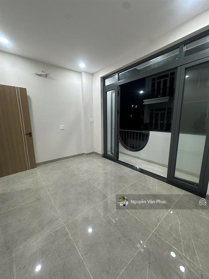 Chủ cần bán gấp nhà 4 tầng hẻm 45 trường lưu. dt 4,3m*13m=54m2 cn, sàn 150m2. giá rẻ 5,39 tỷ tl
