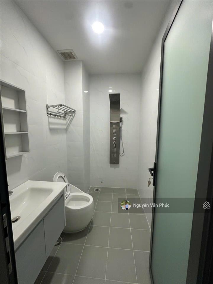Chủ cần bán gấp nhà 4 tầng hẻm 45 trường lưu. dt 4,3m*13m=54m2 cn, sàn 150m2. giá rẻ 5,39 tỷ tl