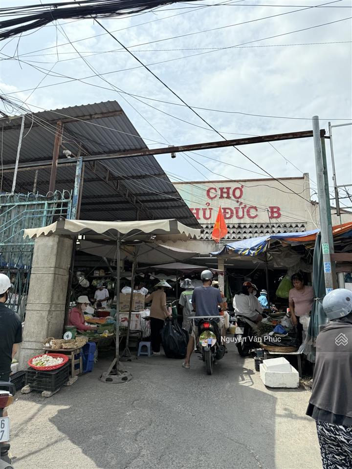 Bán nhà 4 tầng đối diện chợ thủ đức. dt 6m*20m=120m2 thổ cư. hđ thuê 40tr/th. giá bán 19 tỷ tl