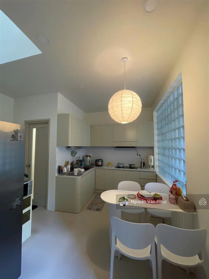 Nhà 2 tầng hxh 6m đường tô ngọc vân, ngay chợ thủ đức. dt 8m*8m=60m2 vuông vức. giá bán 6.9 tỷ tl